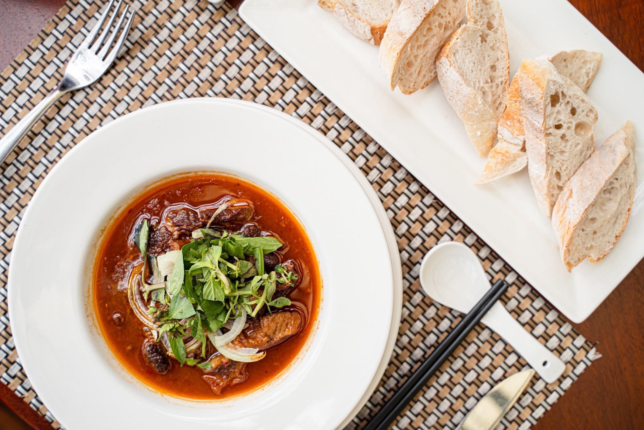 Breakfast and à la carte dining at Try Palace Resort Kep