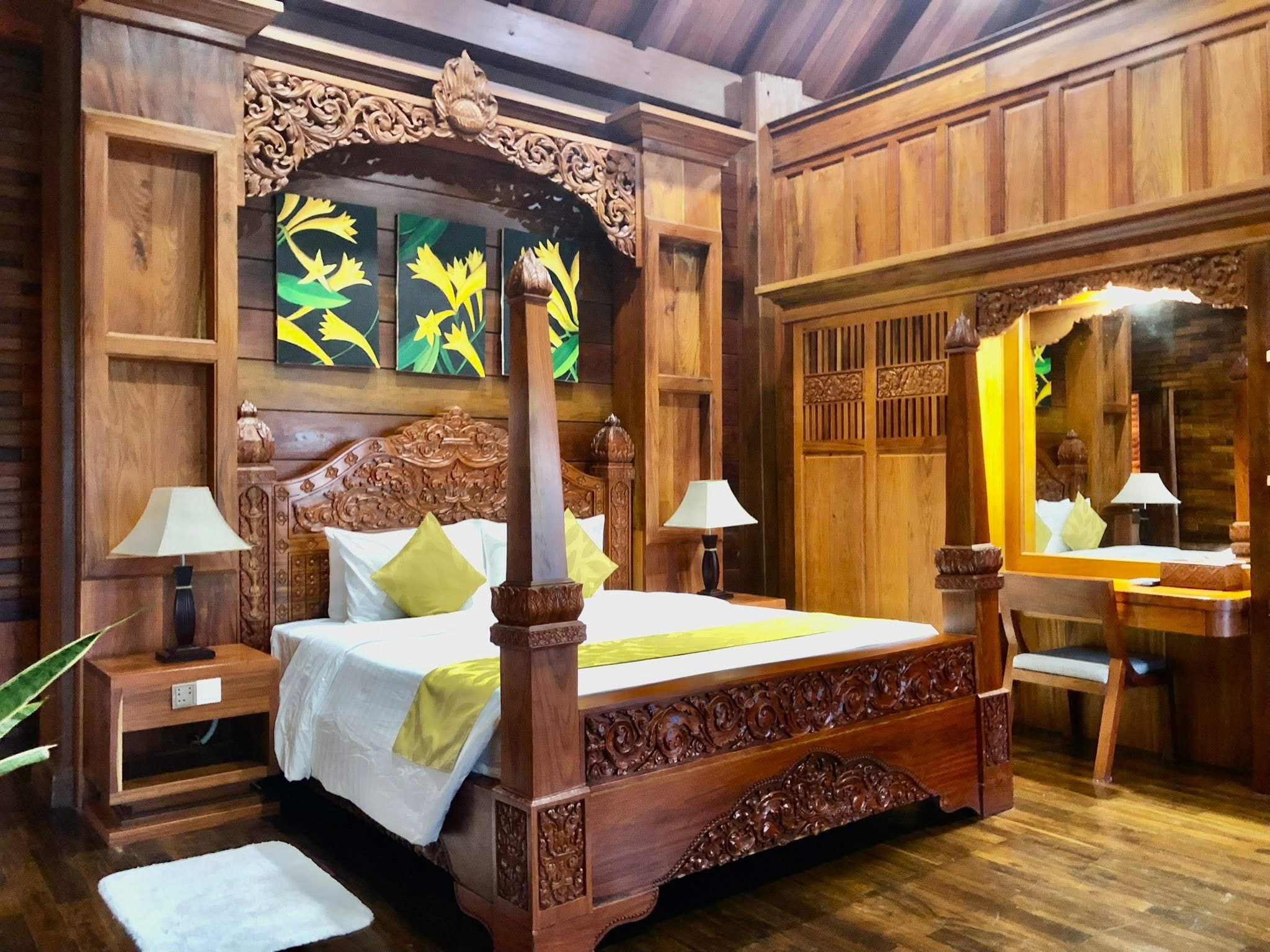 Try Palace Resort Kep pool and tropical garden